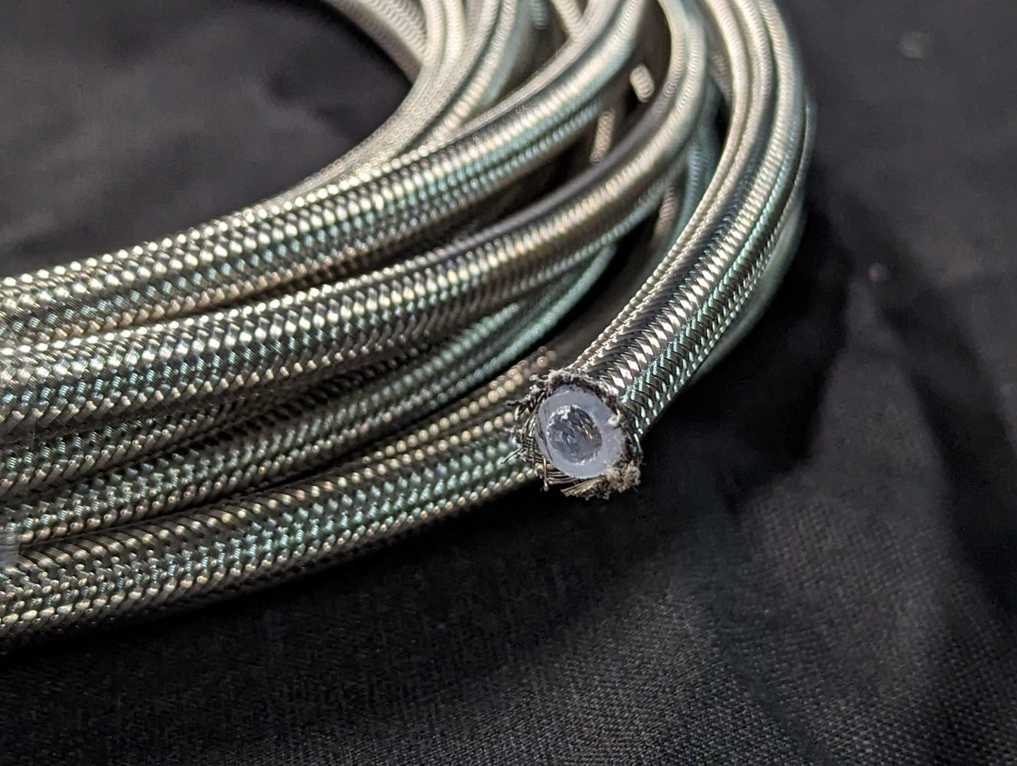 PTFE STAINLESS STEEL BRAIDED HOSE(WITH BLACK BRAIDED NYLON LINE)PTFE ステンレス スチール ブレイド ホース(ブラックナイロン付き)