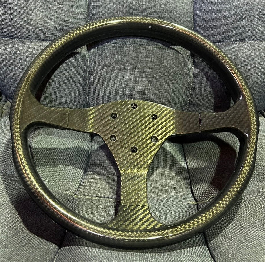 ドライカーボンステアリング ホーンボタン無し 34φ（340㎜） Dry carbon steering wheel without horn button 34φ（340㎜）